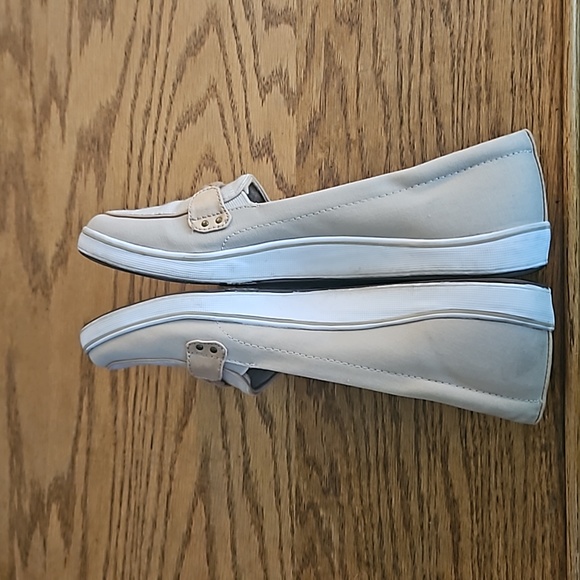 Grasshoppers Women's Ortholite Memory Foam Tan Slip on Loafers Boat Shoe size 11 - Picture 6 of 9